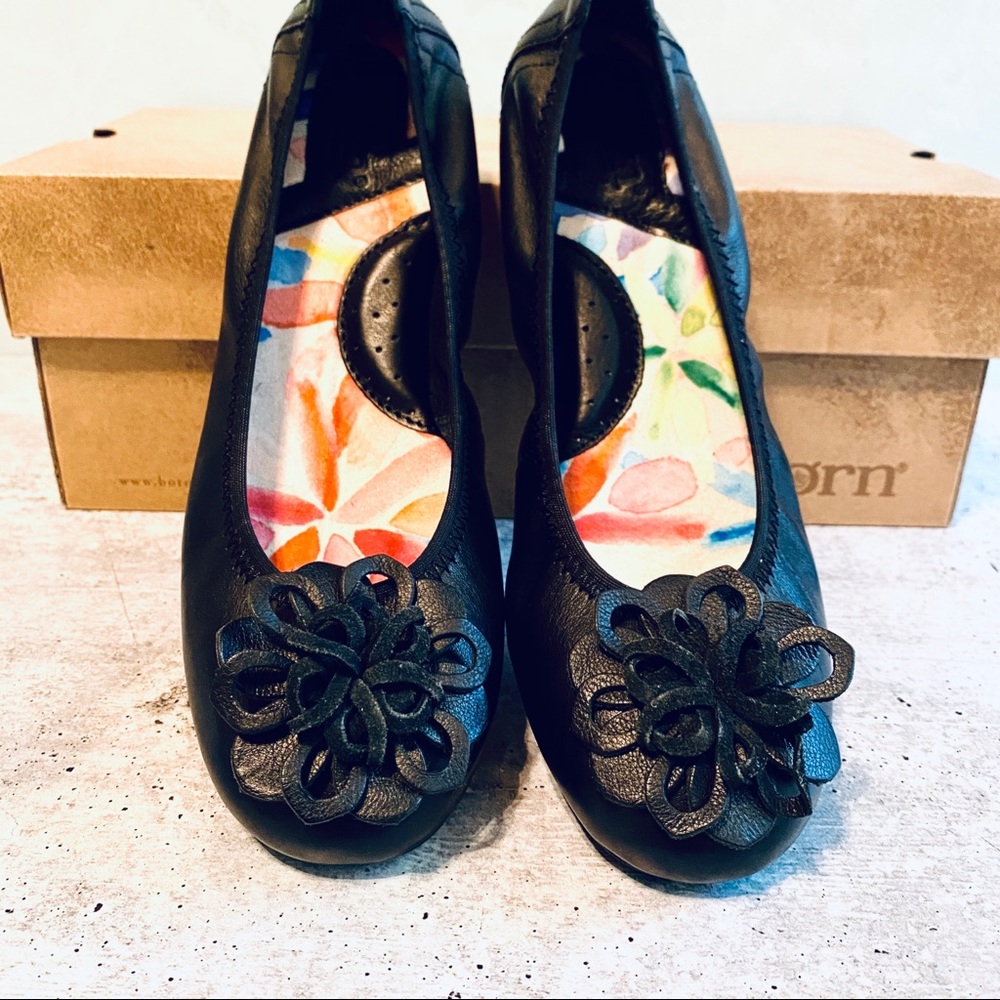 Born Julianne floral Black leather flats Size 6